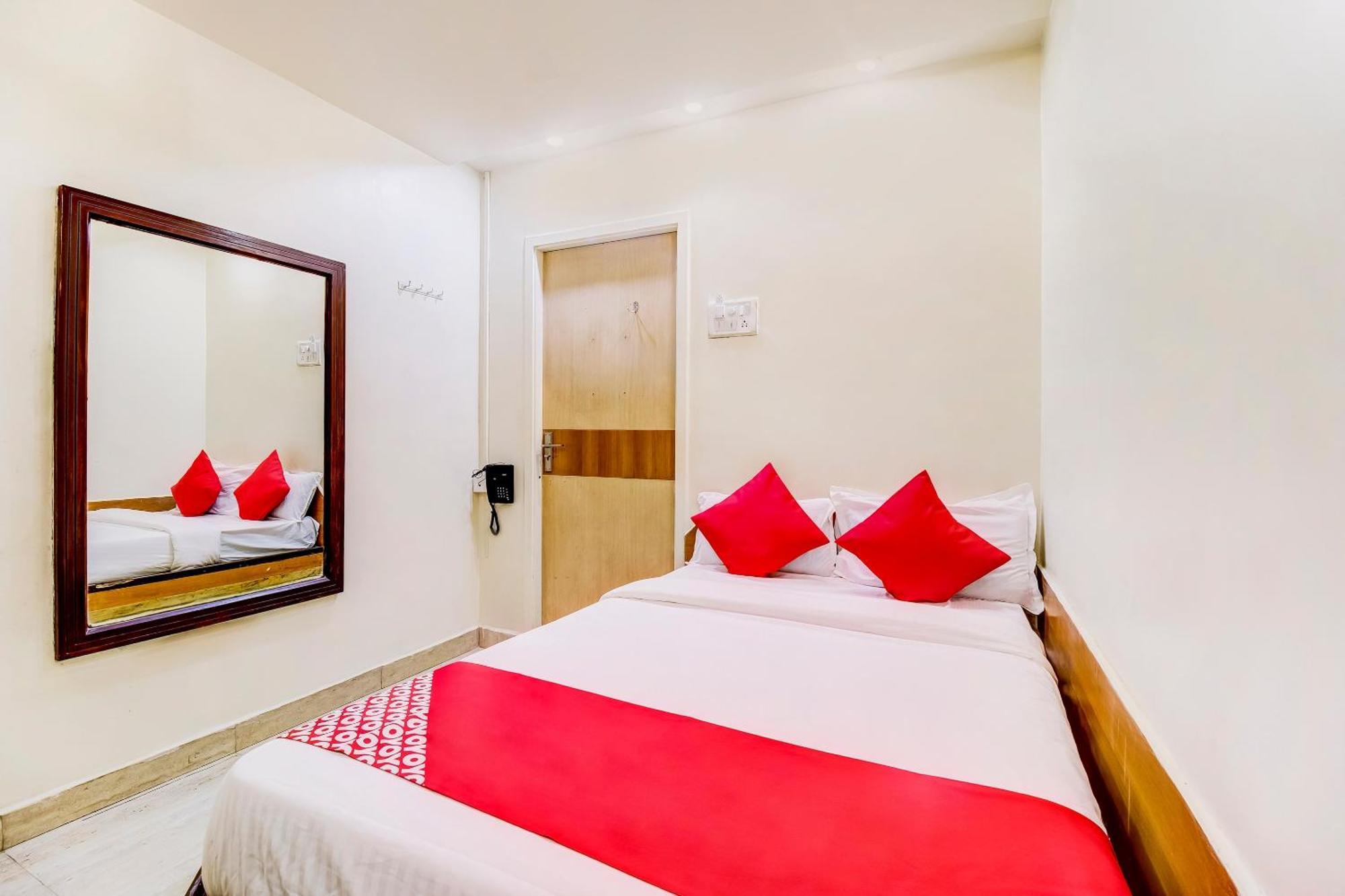 Super Oyo Dreamland Hotel